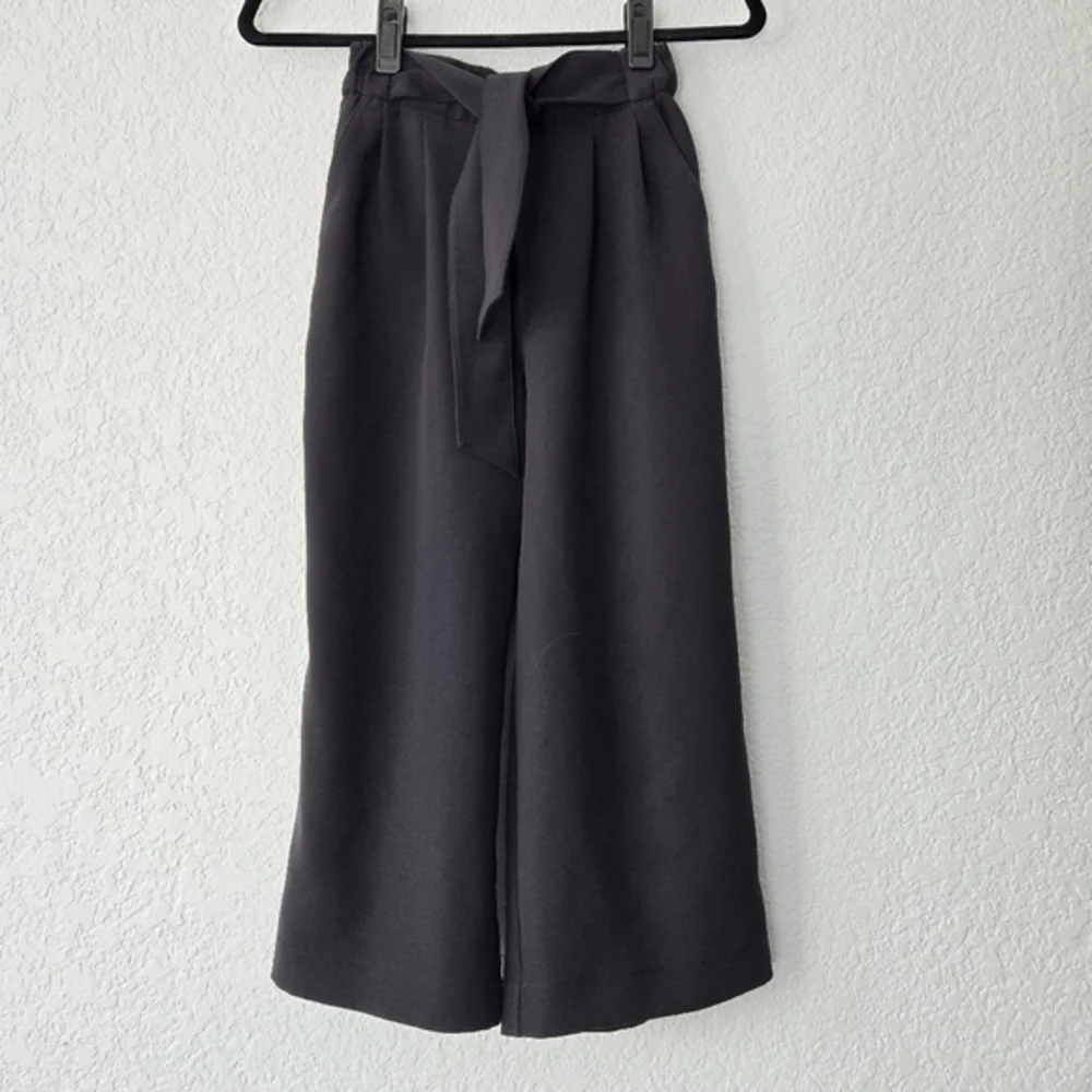 Lululemon 2 Noir Crop‎ Pant Black Paper Bag Tie Waist Wide Leg